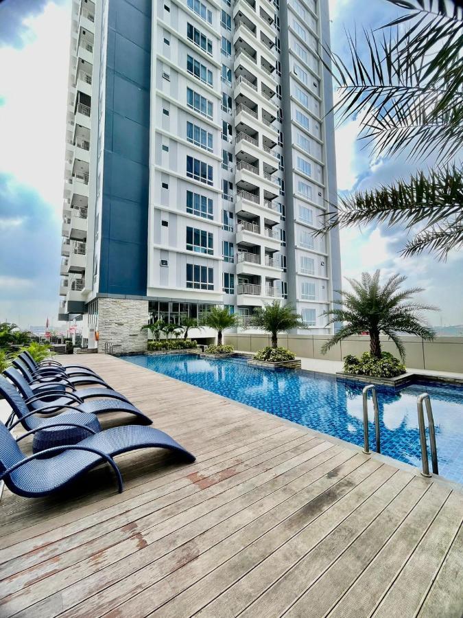 Insta-worthy Staycation At 2br Luxury - Podomoro Empire Tower *