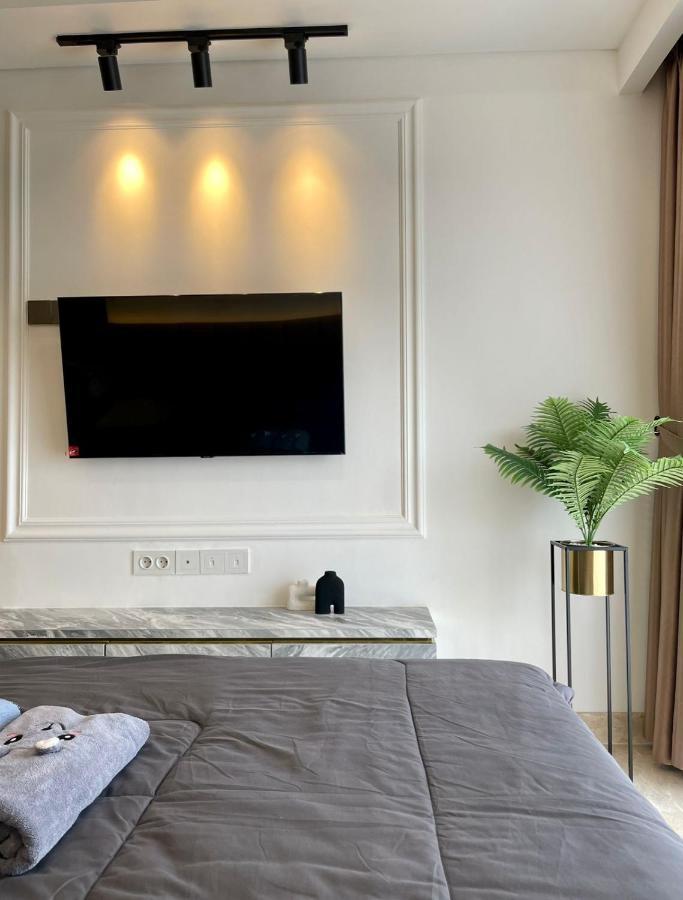 Insta-worthy Staycation At 2br Luxury - Podomoro Empire Tower Apartment